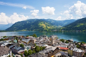 Stadt Zell am See im Sommer