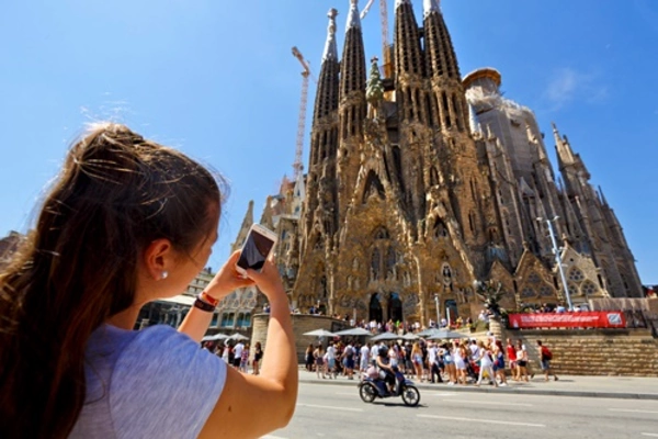 Bei der Jugendreise nach Barcelona gibt es viele schoene Highlights zu sehen, wie die Sagrada Familia