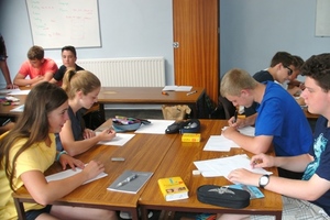 Der Unterricht bereitet die Jugendreise Teilnehmer auf das Abitur in Englisch vor