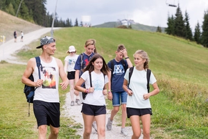 Bergwanderungen während der Jugendreise in Österreich.