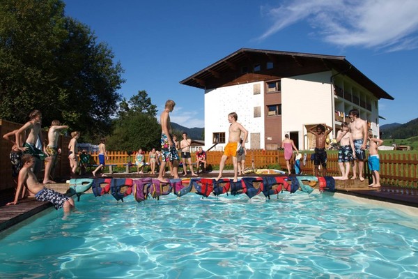 Swimmingpool an der Unterkunft